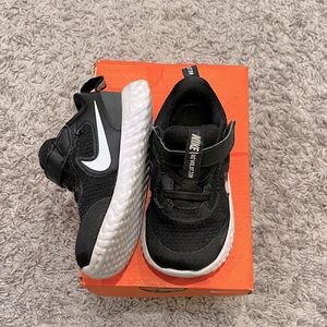 Toddler Nike Revolution 5 (TVD) Size 7C Shoes